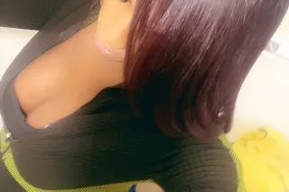 Queen Malaysia the caramel vix... - Image 1