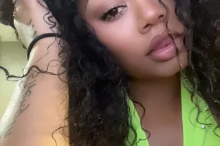 Pretty Thick Lightskin😍 Throat... - Image 1