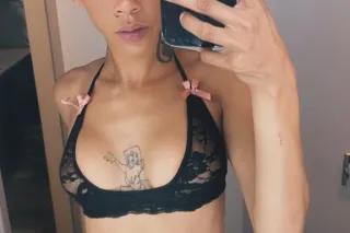 Petite Perfection ✨ Five-Star ... - Image 1