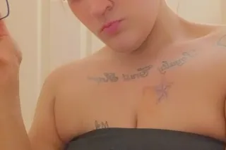 ‼!!! YA FAVORITE DISTRACTION ‼... - Image 1