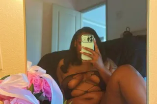 Available 😏✨ - 27 - Image 3