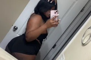 TIGHT CHOCLATE PUSSY 💋💦💋 - 25 - Image 2