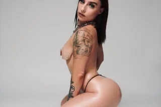 2 GIRL AVAILABLE✨COMING IN HOT... - Image 1