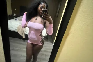 $100 QV—𝐓𝐇𝐄 𝐖𝐄𝐓𝐓𝐄𝐒𝐓 𝐅𝐑𝐄𝐀𝐊 𝐓𝐎 𝐌𝐄𝐄𝐓💦🤩 - Image 2