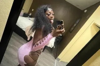 $100 QV—𝐓𝐇𝐄 𝐖𝐄𝐓𝐓𝐄𝐒𝐓 𝐅𝐑𝐄𝐀𝐊 𝐓𝐎 𝐌𝐄𝐄𝐓💦🤩 - Image 1