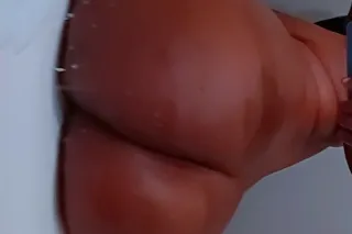 BBW redbone hottie available in your area🔥 Video vixen body with a nice fat ass and tight wet pussy 💦 - Image 5