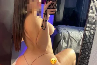 I love to meet 😍. I’m availabl... - Image 1