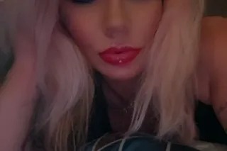 Just passing through... blink and you'll miss me 😝💋 - Image 5