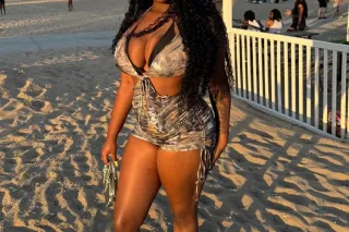 CREAMY & DREAMY 🫧 GIRL ON GIRL... - Image 3