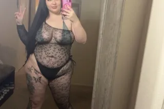 Party Girl 💕🥰 I’m the one you ... - Image 1