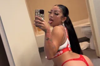 BIG LIPS BIG HEART🫦💦YOUR FAVOR... - Image 1