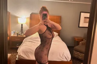 busty blonde bombshell LEAVING SOON ✈ - Image 9