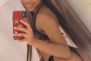 5'2 Slim petite Throat goat 👄 ... - Image 1