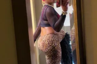 welcome to pleasure island some of the best head wet good pussy 💦🍫 - Image 8