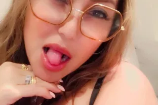 Victoria mujer latina - 35 - Image 2