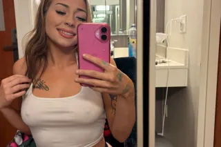 new out here ;) - 23 - Image 1