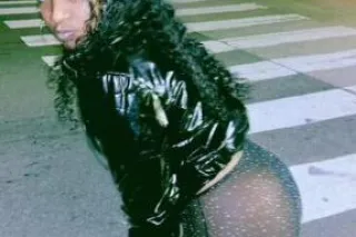 2 PRETTY CALI GIRLS ONLY in yo... - Image 2