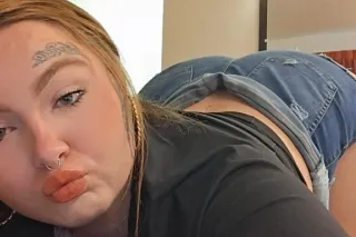 PARTY WITH A PRETTY GIRL🧊💦💋 LO... - Image 2