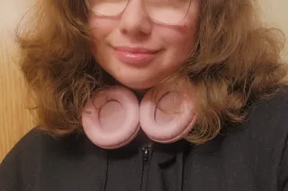 Las Vegas' H-Cup Hottie - Image 7