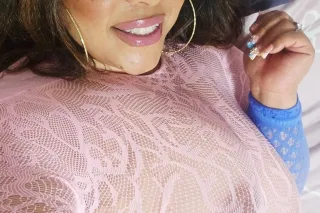 latina n blk beauty ......massage....dinner ......date.... - Image 5