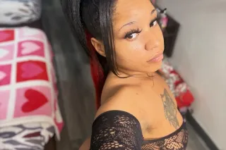 ONE DAY ONLY 🦋 𝐓𝐇𝐈𝐂𝐊 ᴀɴᴅ 𝐏𝐑𝐄𝐓𝐓... - Image 1