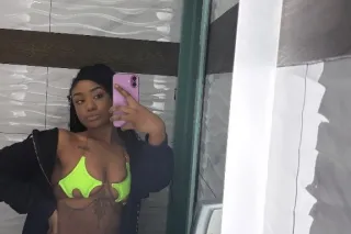 CUM LET A PETITE FREAK TAKE CARE OF U DADDY 😋💦5'4 BUT MY THROAT 6'6 🫦Incalls/Outcalls 25/8 ✅ - Image 9