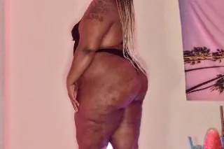 Big Booty Ebony BBW - Image 5