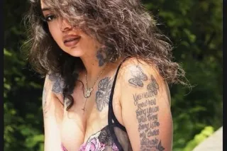 Hey It's Yasmine Your Vanilla Cake Come Put More Icing On My Plate 🎉🤭😘 - Image 5