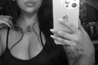 Sexy thick latina waiting to please you 😘🥰 - Image 5