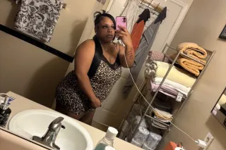 Hey Luvs It’s Karma 5’4 browns... - Image 3