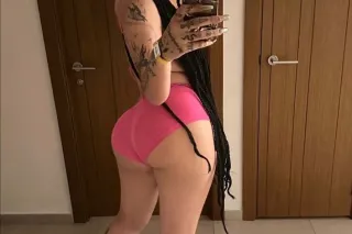 “Perfect body and irresistible curves” - Image 4