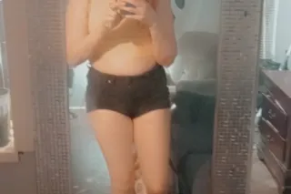 ..legit&&classy.! ..no deposit! BR0USSARD H0TEL - Image 6