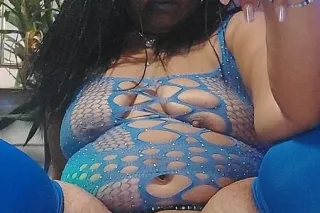 Yummy yum cum down in mysuper soaker lets have play date 💧 🚿 🚰 🚱 come play - Image 5