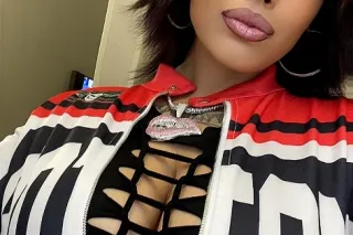 🎄🔥 NAUGHTY LIST ONLY 🔥🎄💋💄 HOLI... - Image 1