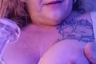 Discreet 36 Step Mom | Facetim... - Image 2