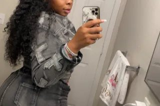 Natural Big Booty Babe 💋 - Image 8