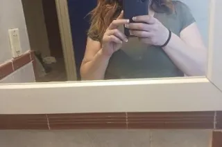 Save this hoe! my phone servic... - Image 1