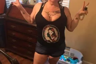 😈VISITING HOOVER! ✅Naughty MIL... - Image 1