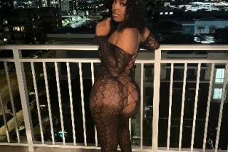 Let this Barbie make your day ... - Image 1