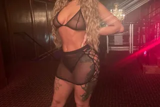 BLONDE BLUE EYED COME BOTTLE BODY GODDESS 💯 REAL VERIFIABLE☑ - Image 6