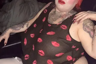 I love how you are messaging me telling me I am dry begging lmao please I rent air bnbs all the time have a home car so really know who the fuck you are talking to. You guys wont approach me to my face though! - Image 7