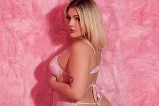 Sweet & Sexy Beauty Back in NO... - Image 2