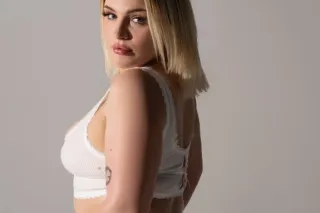 Sweet & Sexy Beauty Back in NO... - Image 1