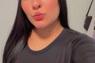 😈latina joven y coqueta con li... - Image 1