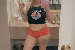 wet and wild sloppy top Wednesday 🥵 - Image 5