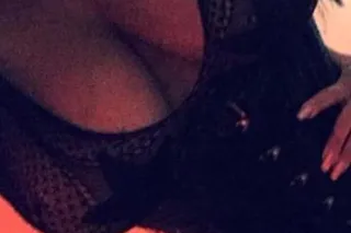 BUSTY HOTTiE ⛽ 42O FRiENDLY - ... - Image 2