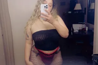 hola soy una chica blanca lati... - Image 1