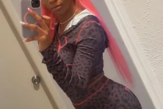 Pretty petite creamy treat🥰💦 -... - Image 2