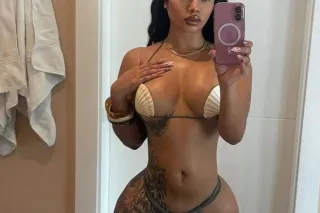 🍆available mee here beby 24/7🍆... - Image 1