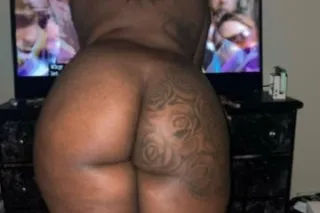 active phone number text me:+1... - Image 2